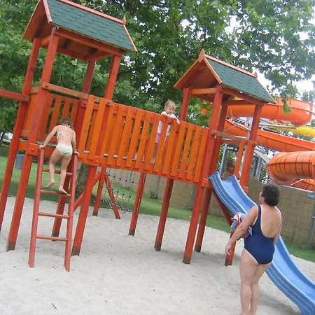 Davodi Es Szabadidopark بيت ضيافة