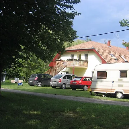 Davodi Es Szabadidopark Pensiune 3*