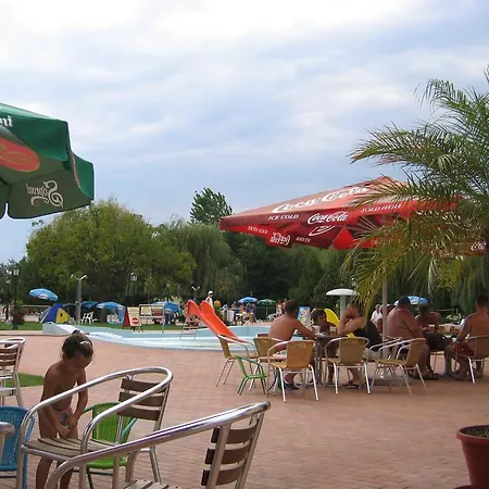 بيت ضيافة Davodi Es Szabadidopark