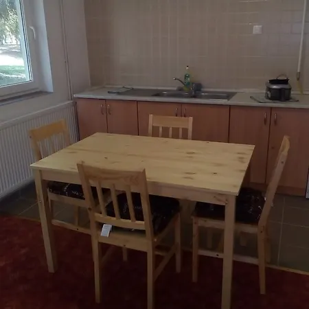 Pensiune Davodi Es Szabadidopark Dávod