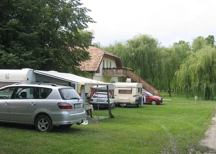 Davodi Es Szabadidopark 3* Dávod