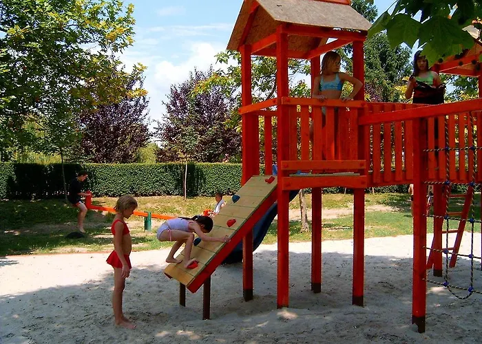 Davodi Es Szabadidopark 3*