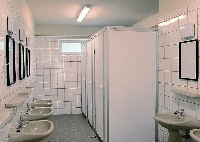Πανσιόν Davodi Es Szabadidopark 3*